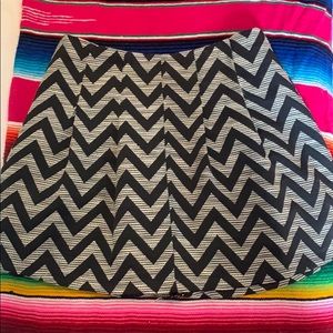Pleated Zig Zag Print Skirt